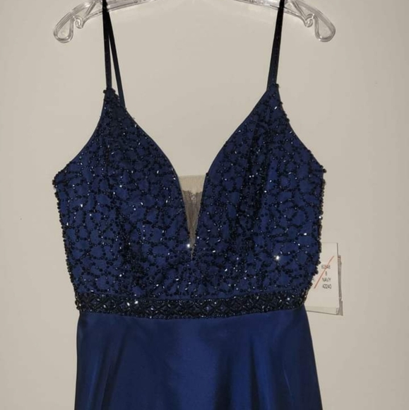 Navy Blue Grad Dress - Picture 3 of 6